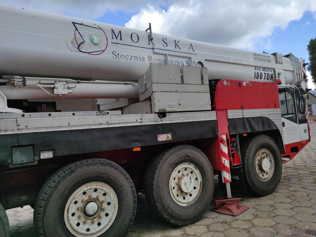 Вантажний кран Demag AC 100