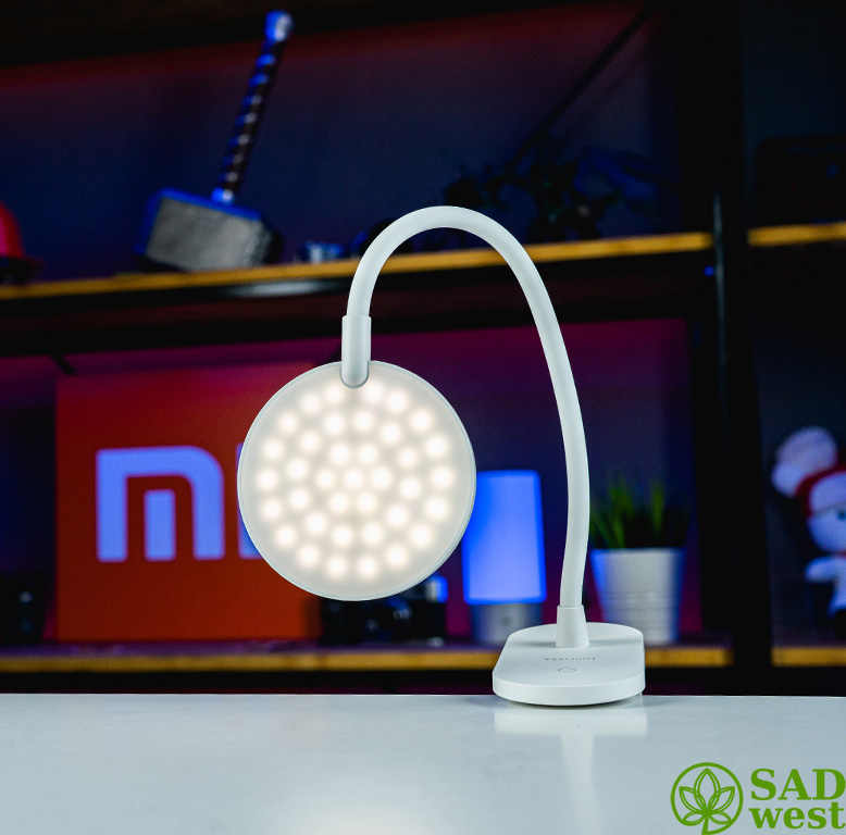 Настільна світлодіодна лампа Yeelight J1 Pro