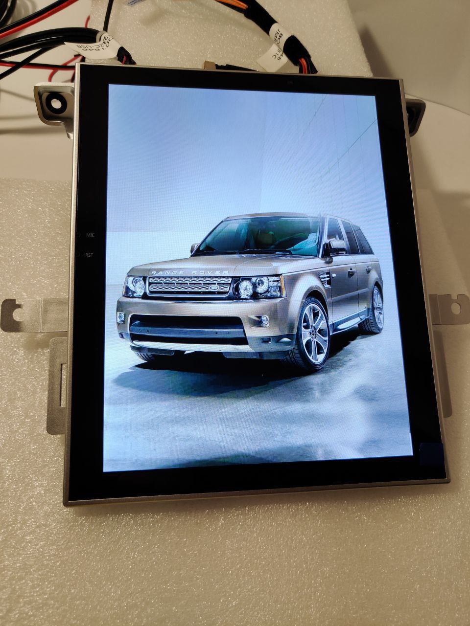 Магнітола на Range Rover Sport